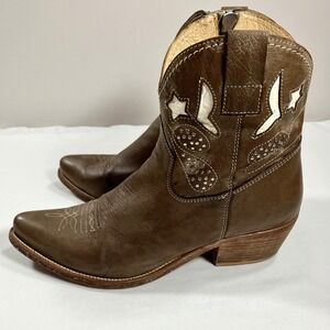 DMN Brown Italian Leather Western Ankle Boots Star Studded Accents Sz 10.5 EU 41